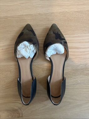 Banana Republic Calf Hair Camouflage Pointed D'Orsay Flats in Olive and Black